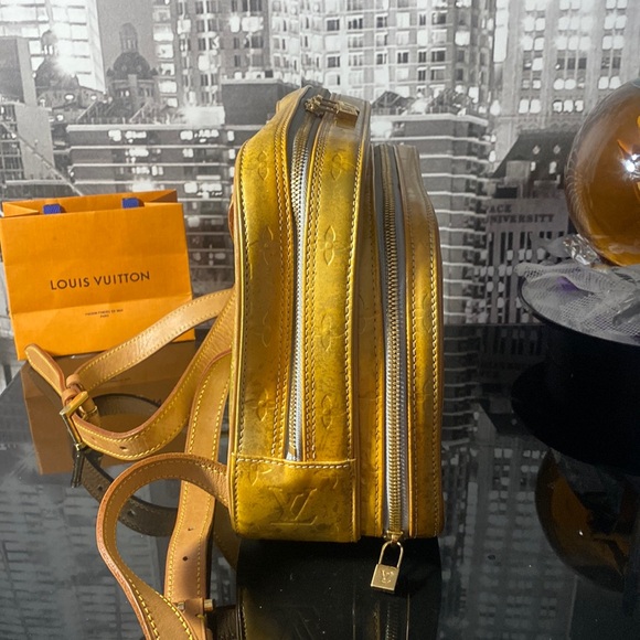Authentic Louis Vuitton Vernis Backpack - Picture 11 of 17